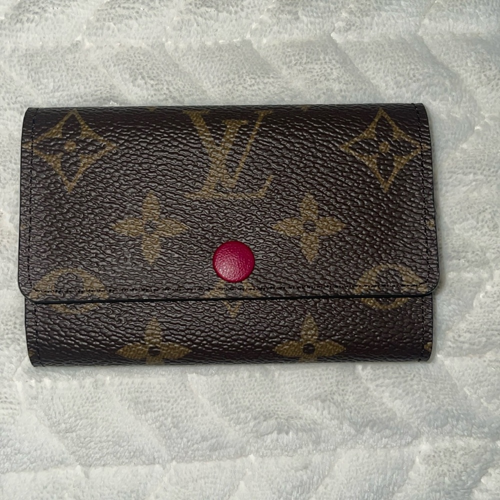 Brand New *** Louis Vuitton 6 keys holder Monogram canvas